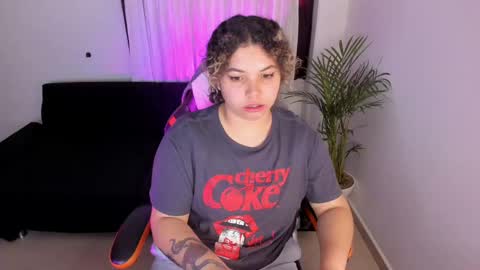 madelaine_taylor online show from January 14, 11:42 am