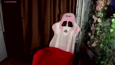 madelaines online show from May 12, 4:46 pm