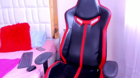 Madeline online show from February 17, 10:27 pm