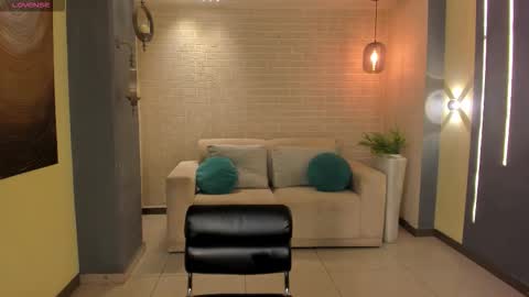 Madison Kane online show from October 18, 11:35 am