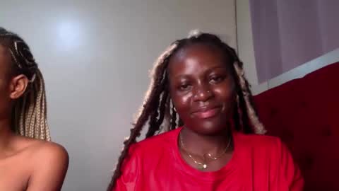 Maelys online show from May 6, 3:05 pm