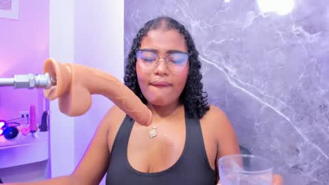 Maria fernada online show from May 28, 11:30 am