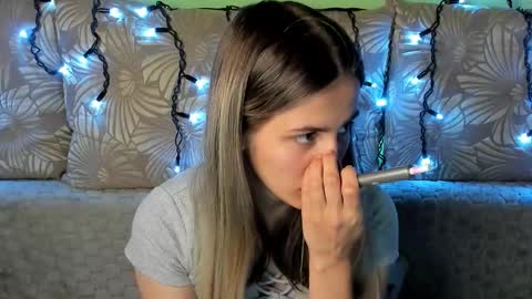 Maggie online show from October 20, 2:14 am