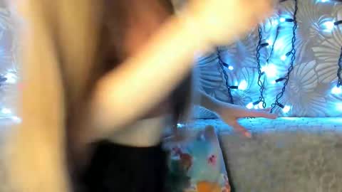 Maggie online show from February 14, 1:34 am