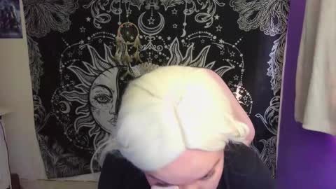 Claire online show from March 1, 9:47 pm