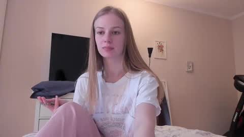 Alice  online show from February 14, 10:59 am