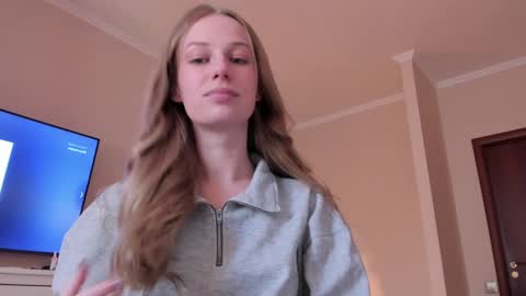 Alice  online show from March 6, 12:00 pm