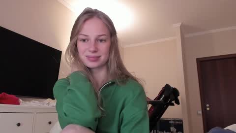 Alice  online show from December 25, 9:24 am