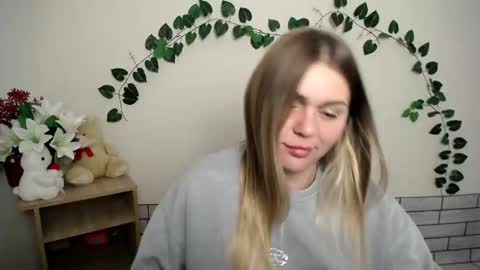 magic_katarina_ online show from September 26, 7:39 am