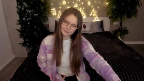 Emily online show from December 17, 2:21 pm