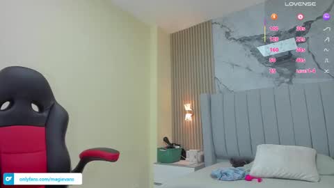 magievans1 online show from October 1, 12:32 pm