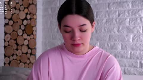 Lucy online show from April 15, 2:23 am