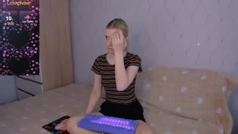 Your kitty online show from March 26, 2:36 am