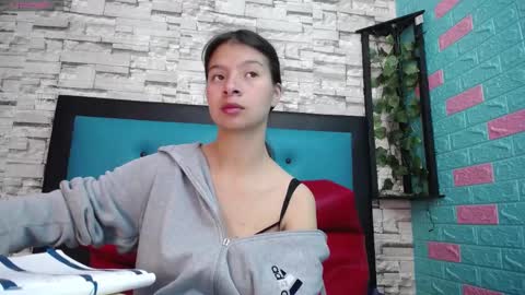  MAILY CAN  online show from September 10, 1:44 pm