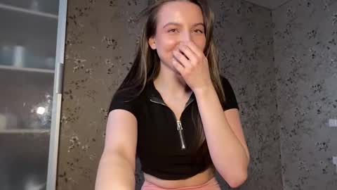 DIna online show from March 25, 1:25 pm