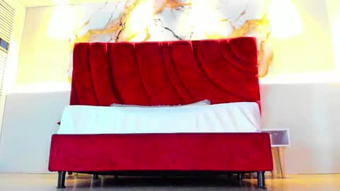 MAISE online show from October 28, 2:12 pm