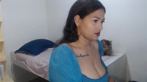 MAKENNAA online show from February 2, 9:51 am