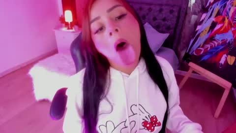Mallorie online show from May 16, 5:23 pm