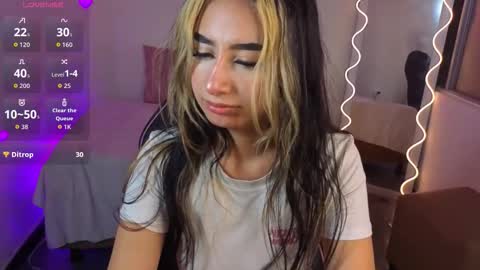 Malory  online show from October 10, 8:14 pm