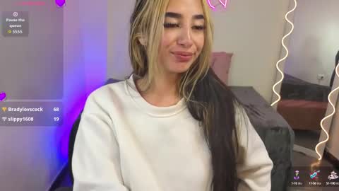 Malory  online show from September 26, 7:55 pm