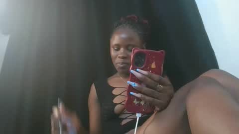 mamaa online show from April 12, 7:27 pm