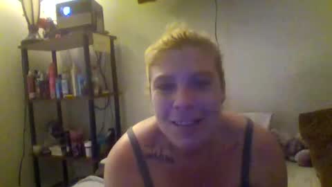 mindy22 online show from April 9, 9:59 am