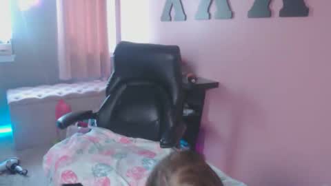 MandyBabyXXX online show from March 28, 6:40 pm