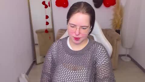 manic_pixie_ online show from February 11, 3:35 pm