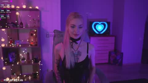 Amelie online show from February 10, 7:07 pm