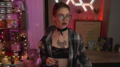 Amelie online show from November 8, 11:10 pm