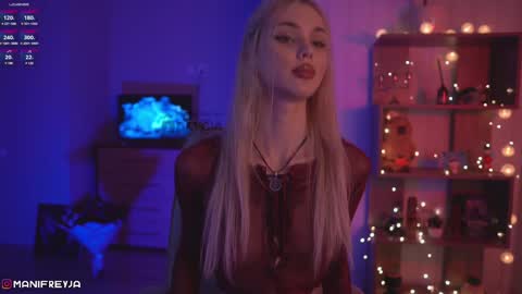 Amelie online show from February 1, 11:06 pm