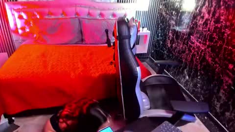 Mara  online show from October 27, 10:15 pm