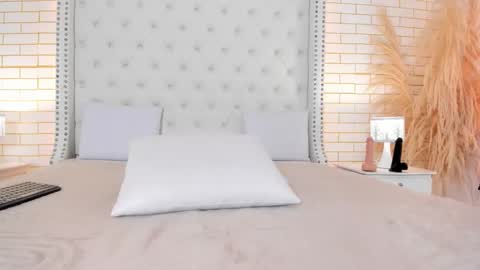 mara_winters_ online show from February 11, 2:18 pm