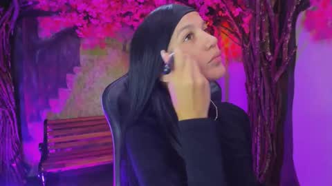 Mara Hanson online show from December 22, 12:30 pm