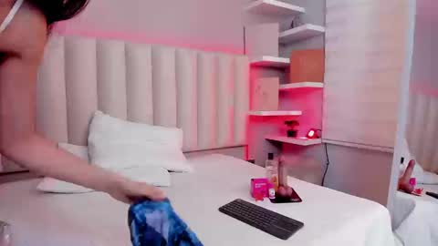 Mara  online show from September 23, 8:40 pm