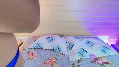 Hi im Mara  online show from April 11, 7:06 pm