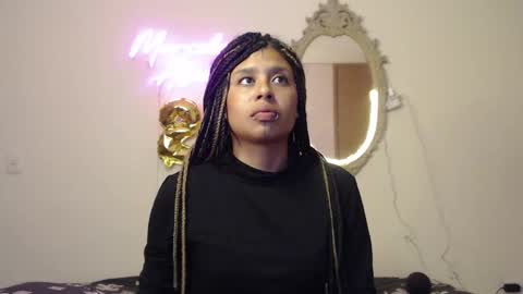 Michell Dayan online show from December 15, 11:31 pm