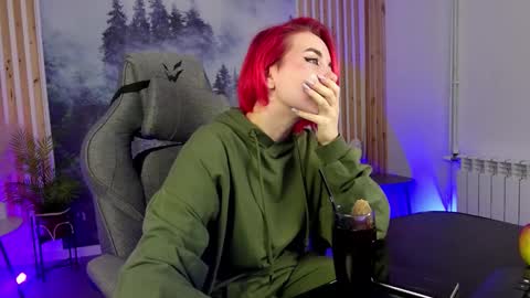 MarcelineChi online show from December 1, 5:33 am