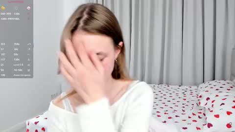 Mia online show from March 21, 6:46 pm