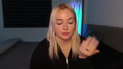 margot_robbie7 online show from October 23, 11:00 pm