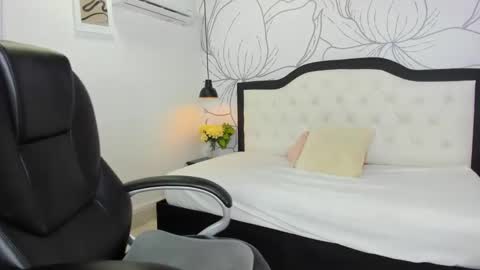 Margot  online show from February 14, 12:36 pm