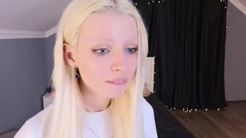 Milena online show from February 27, 11:32 am