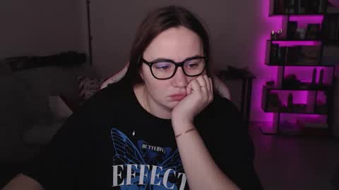 mari moore online show from December 14, 5:35 am