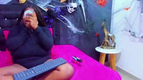  MARIAM online show from November 19, 11:54 am