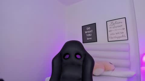 Mariam online show from December 6, 7:33 pm