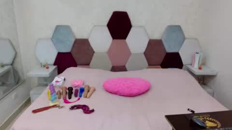 mariana online show from March 22, 2:01 pm