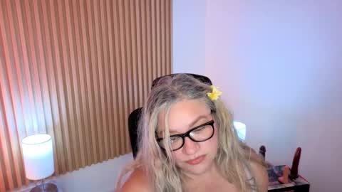 Marian Love  online show from March 28, 10:37 am