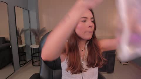 Marianne  online show from December 21, 8:54 pm