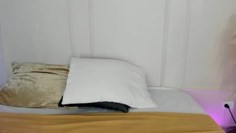 Maria Pettit online show from February 7, 11:36 am