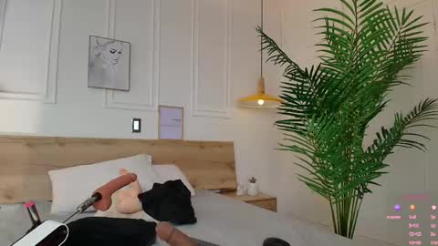 Mary online show from April 15, 1:39 am